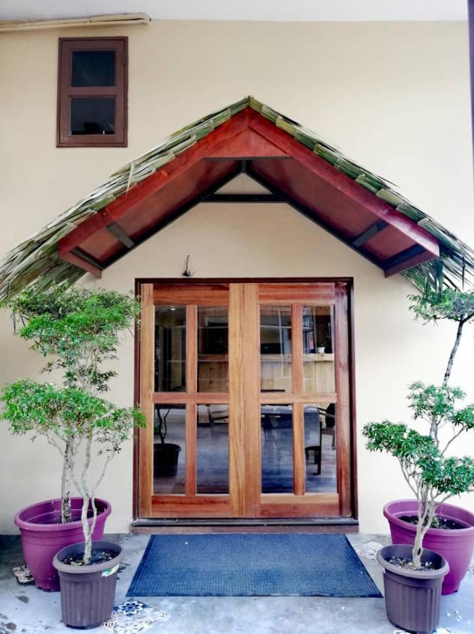 Anggun Lodge Semporna Ngoại thất bức ảnh